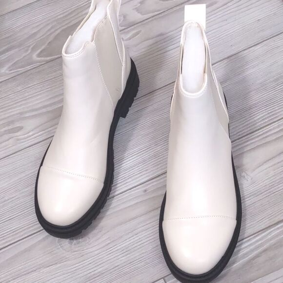 (48-4119) ZBY Womens Lug Sole Platform Ankle Boots Chelsea Sz 11 - Picture 1 of 11